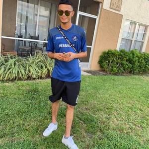 Meet your Posher, Javier